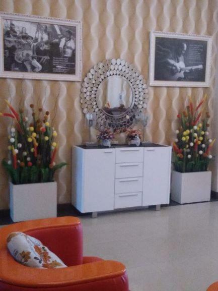 Fortune Front One Hotel Kendari Exterior foto